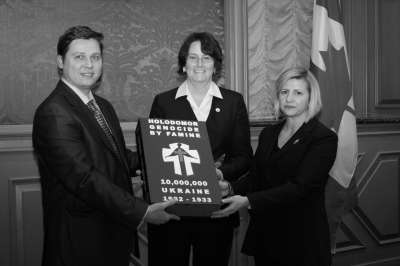 Taras Paslavskyi, Lynn Brodie, Adriana Bunyak Wilson